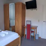 Gaestehaus Helbighof 3*