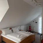 Gaestehaus Helbighof 3*