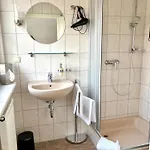 Gaestehaus Helbighof 3*