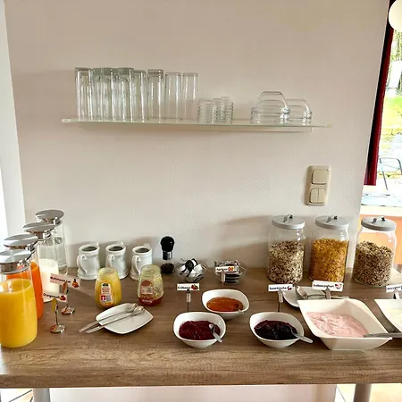 Konukevi Gaestehaus Helbighof 3*