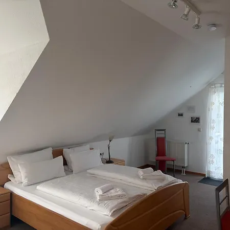 Gaestehaus Helbighof 3*