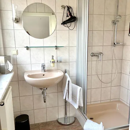 Gaestehaus Helbighof 3*