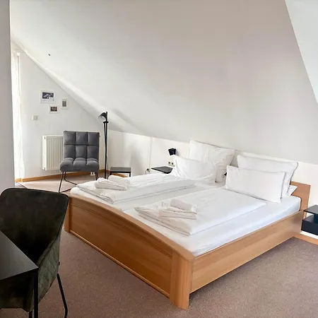 Gaestehaus Helbighof 3*