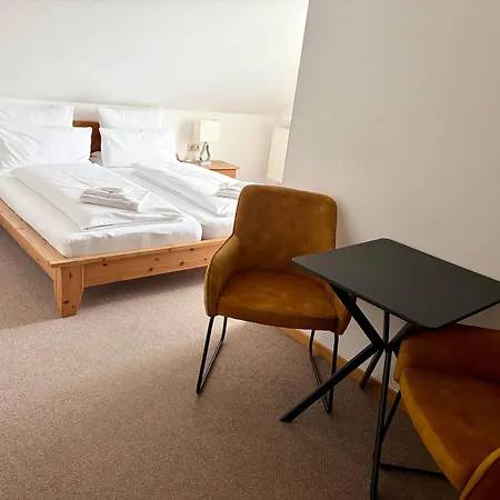 Gaestehaus Helbighof 3*