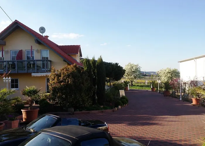 Konukevi Gaestehaus Helbighof 3*